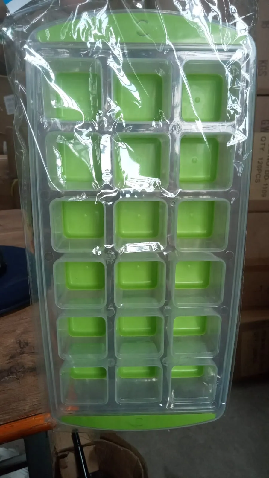 18 Cavity Pop Up Ice Cube Tray Easy Release Flexible Silicone Bottom Ice Tray , Stackable Ice tray, 100% BPA Free, Food Grade for Freezer