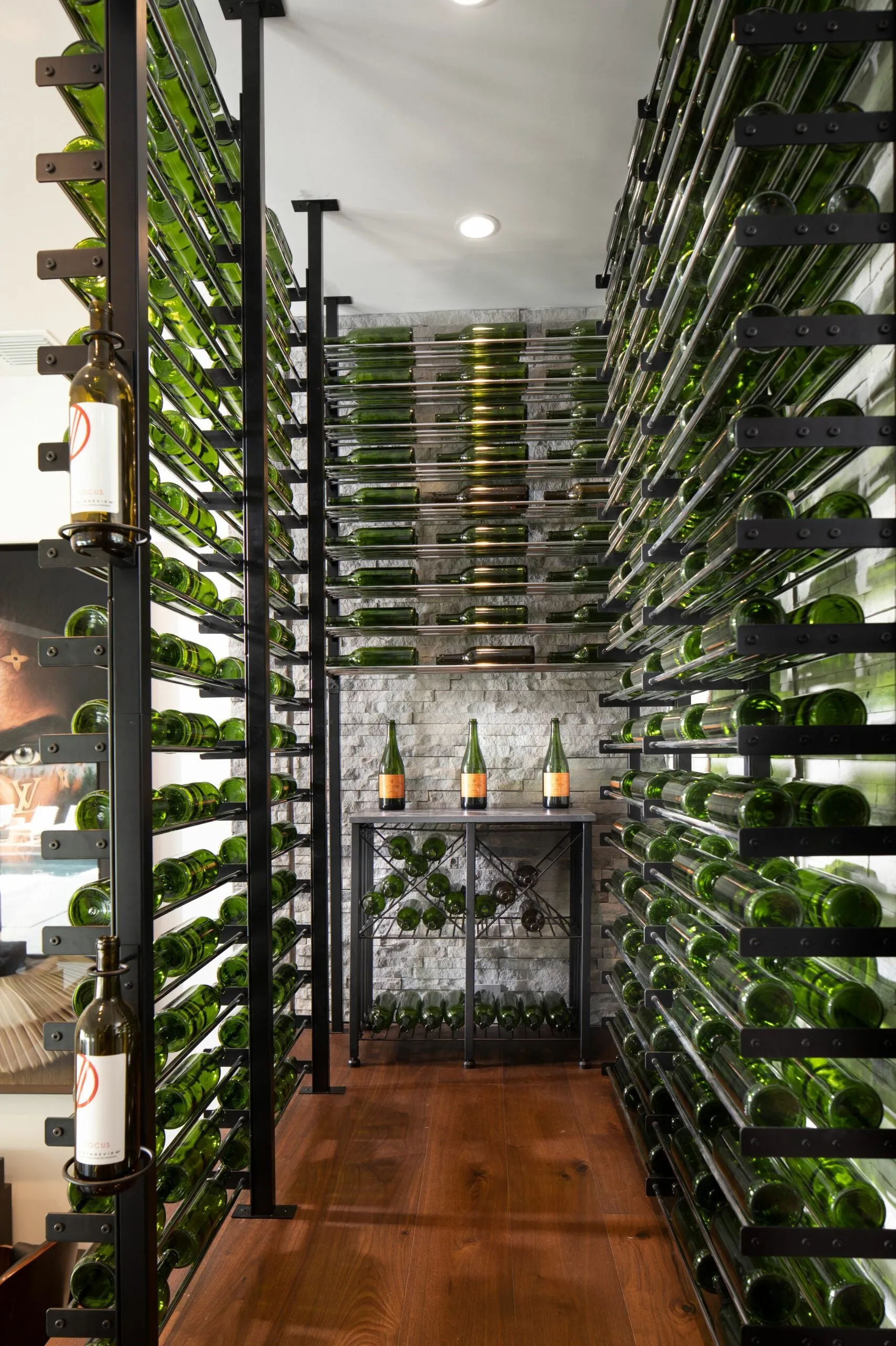 Evolution Wine Wall - Floor-to-Ceiling Mounting Post