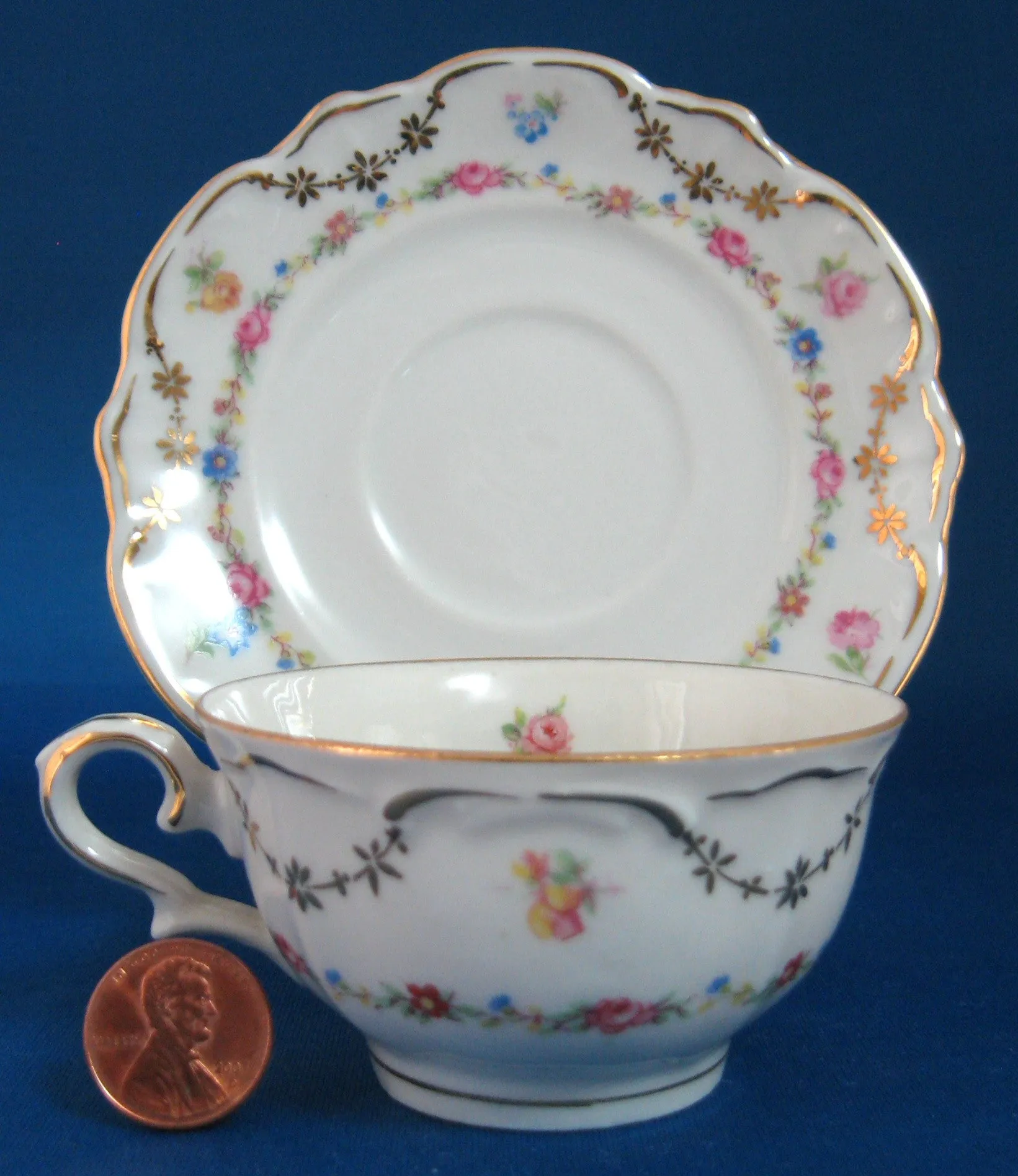 US Zone Cup And Saucer Bayreuther Dainty Floral Chintz Demi 1945-1949 Bayreuth Bavaria